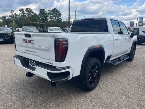 Used 2025 GMC Sierra 2500 AT4 AWD/4WD image 4