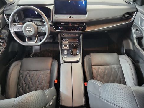Used 2024 Nissan Rogue Platinum FWD image 14
