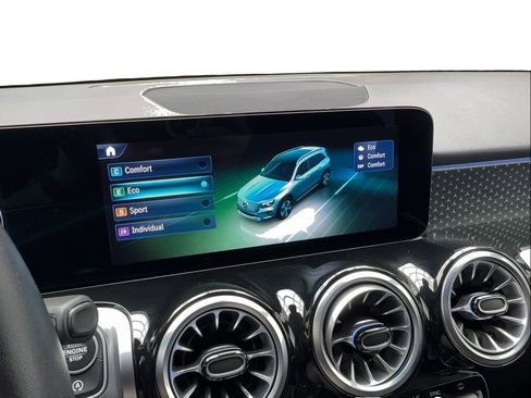 Used 2024 Mercedes-Benz GLB 250 image 49