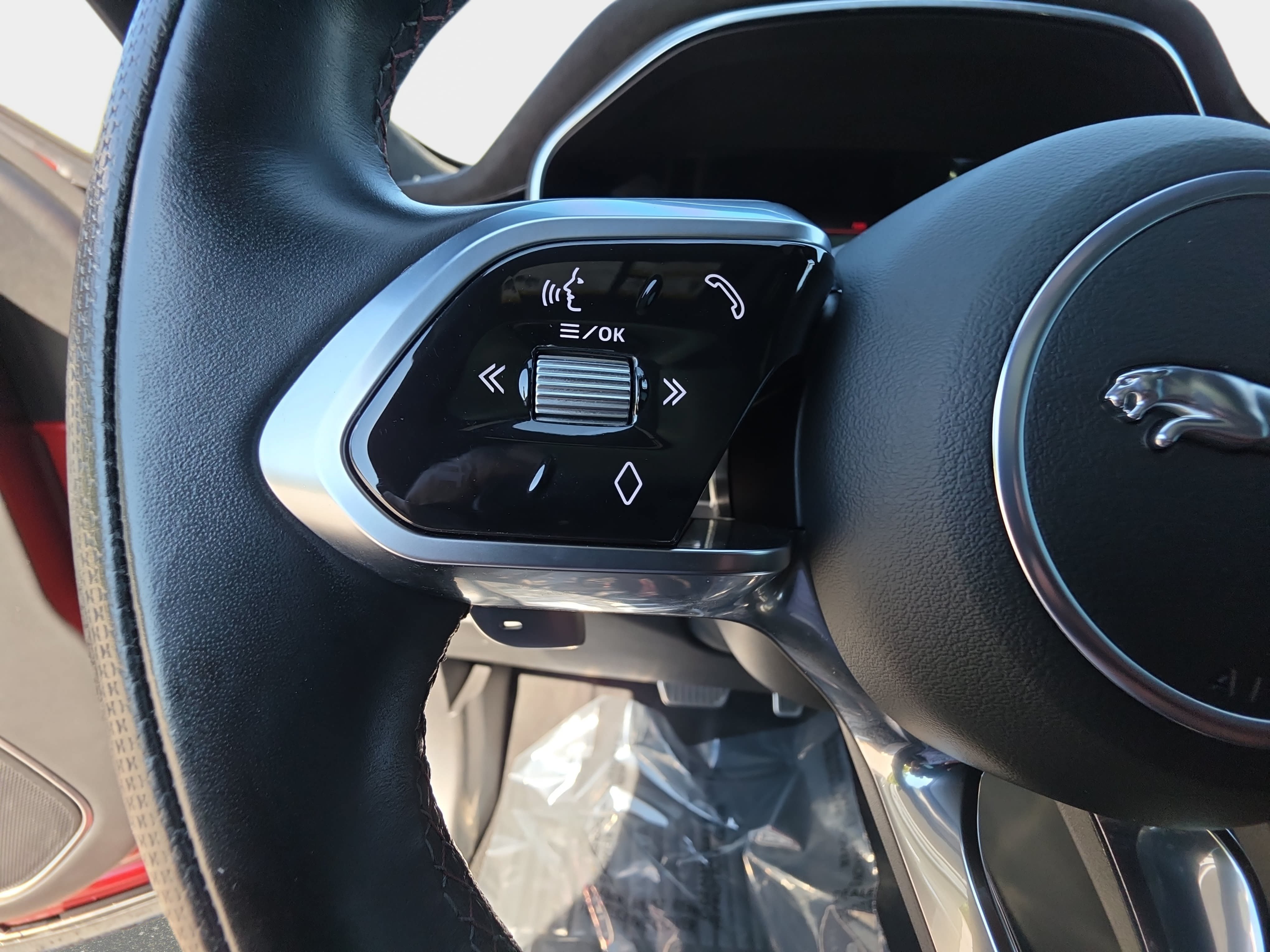 Certified 2021 Jaguar F-PACE SVR AWD/4WD image 17
