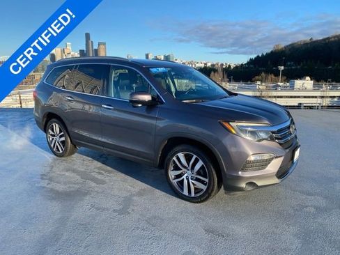 Used 2017 Honda Pilot Touring image 1