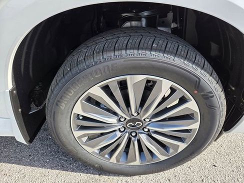 New 2026 INFINITI QX80 Luxe w/ Cargo Package image 10