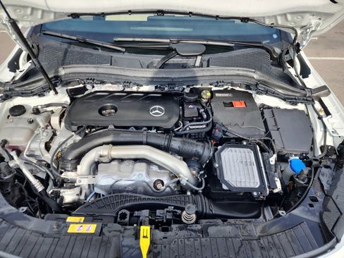 Used 2025 Mercedes-Benz GLA 250 4MATIC image 31