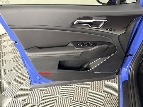 New 2026 Kia Sportage SX image 18