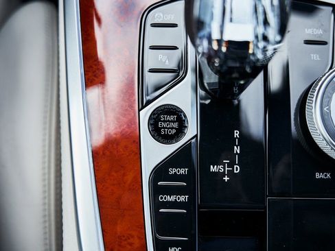 Used 2024 BMW ALPINA XB7 image 82