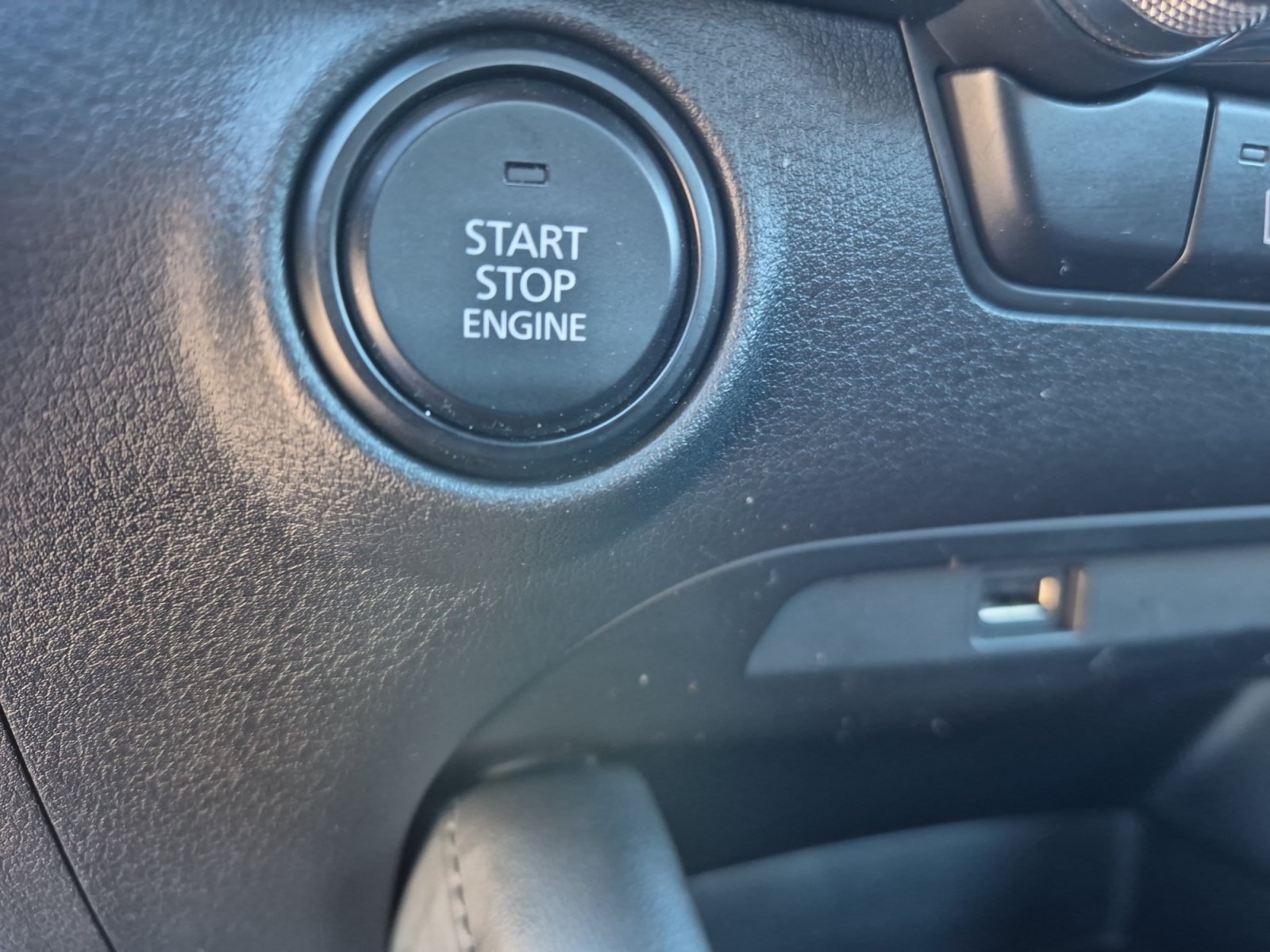 Used 2020 MAZDA MAZDA3 Hatchback w/ Premium Package FWD image 33