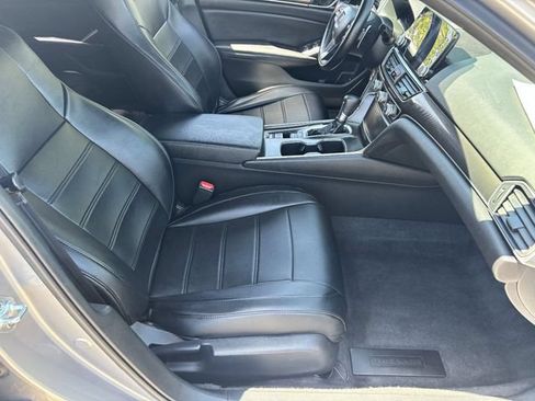 Used 2022 Honda Accord Sport image 11