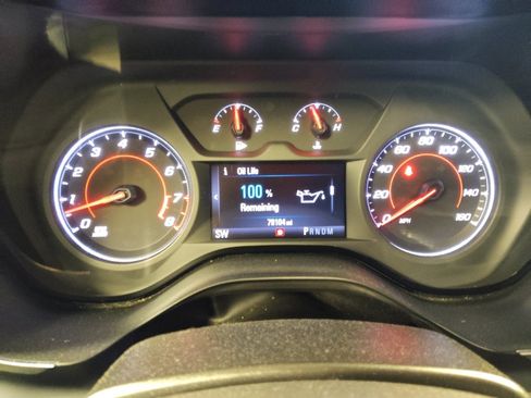 Used 2018 Chevrolet Camaro LT RWD image 23