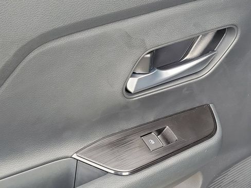New 2026 Nissan Kicks SR FWD image 15