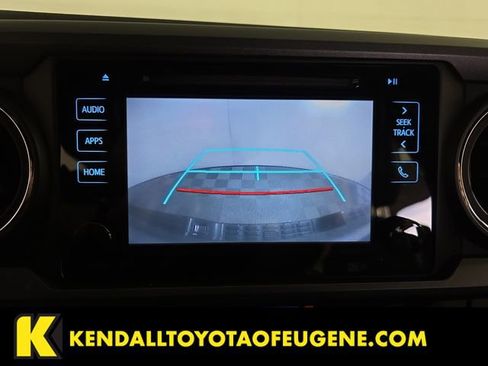 Used 2017 Toyota Tacoma TRD Sport image 18