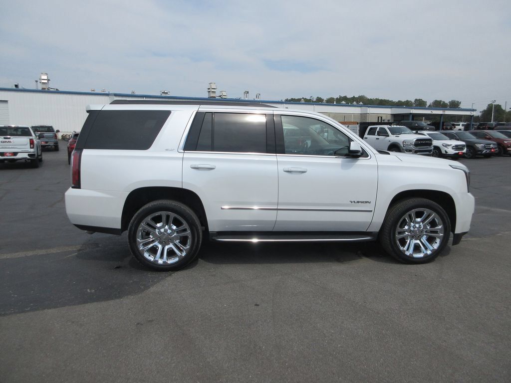 Used 2017 GMC Yukon SLT w/ Premium Edition AWD/4WD image 4