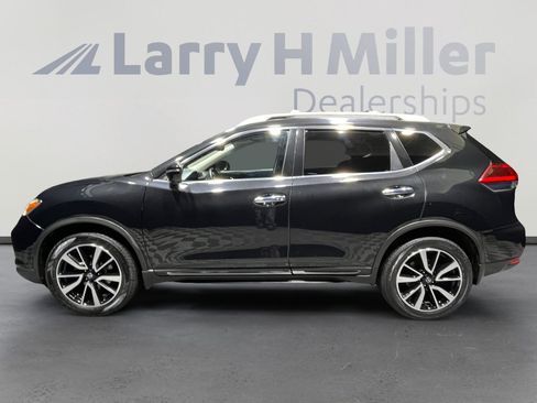 Used 2018 Nissan Rogue SL w/ Premium Package image 2