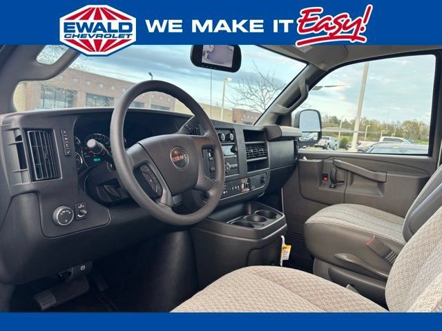 Used 2025 GMC Savana 3500 w/ Power Convenience Package RWD image 1