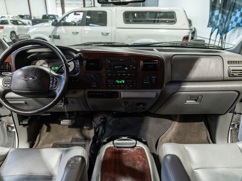 Used 2006 Ford F350 Lariat AWD/4WD image 14