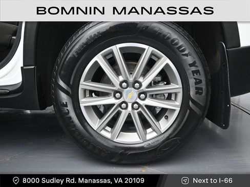 Used 2023 Chevrolet Traverse LT AWD/4WD image 14