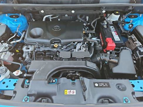 Used 2021 Toyota RAV4 XLE FWD image 12