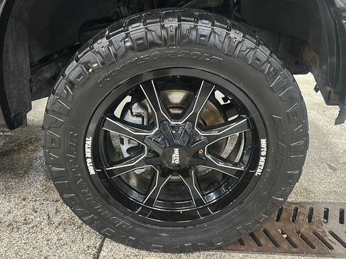 Used 2019 Ford F150 Lariat w/ Equipment Group 502A Luxury AWD/4WD image 9