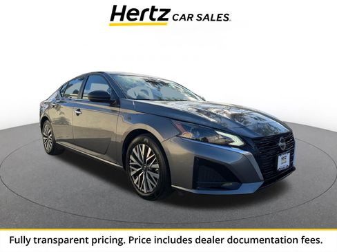 Used 2025 Nissan Altima 2.5 SV FWD image 1