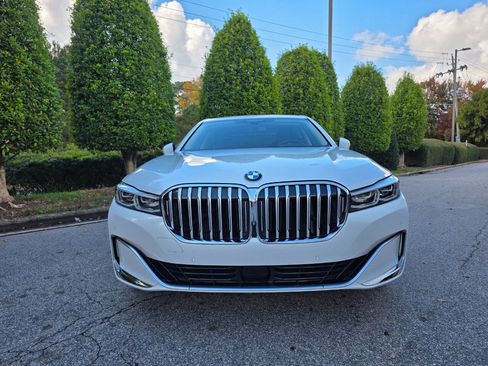 Used 2020 BMW 750i xDrive w/ Executive Package image 8