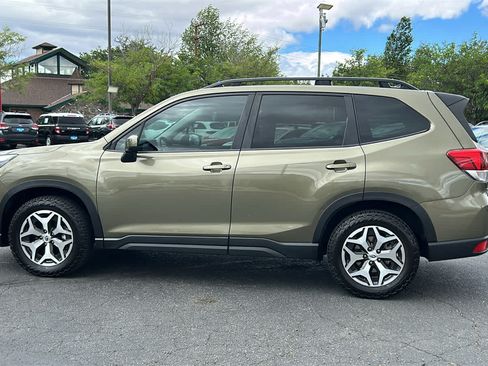 Certified 2024 Subaru Forester Premium AWD/4WD image 9