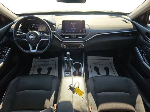 Used 2022 Nissan Altima 2.5 SV w/ SV Premium Package image 12