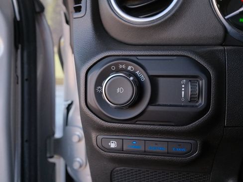 Used 2023 Jeep Wrangler Unlimited Sahara w/ Cold Weather Group AWD/4WD image 14