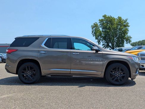 Used 2020 Chevrolet Traverse Premier AWD/4WD image 3