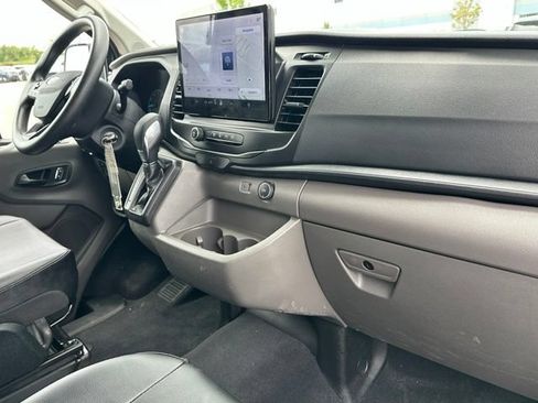 Used 2022 Ford Transit 150 Low Roof RWD image 11