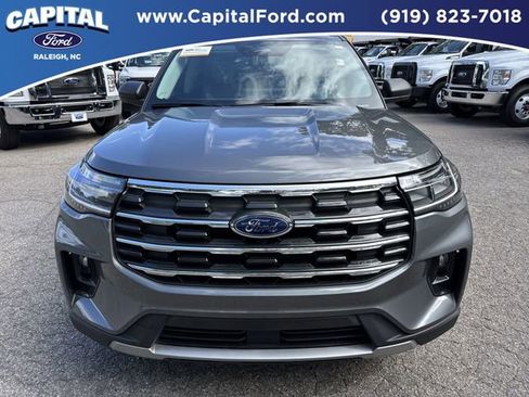 Certified 2025 Ford Explorer Active w/ Active Comfort Package AWD/4WD image 10