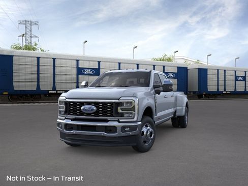 New 2026 Ford F350 4x4 Crew Cab DRW Super Duty image 2