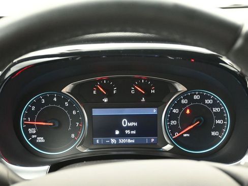 Used 2023 Chevrolet Traverse LT FWD image 17