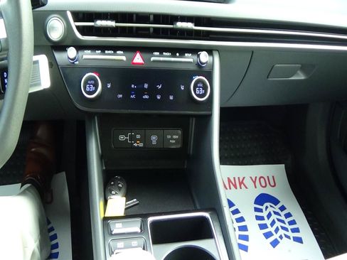 Used 2025 Hyundai Sonata SEL FWD image 23