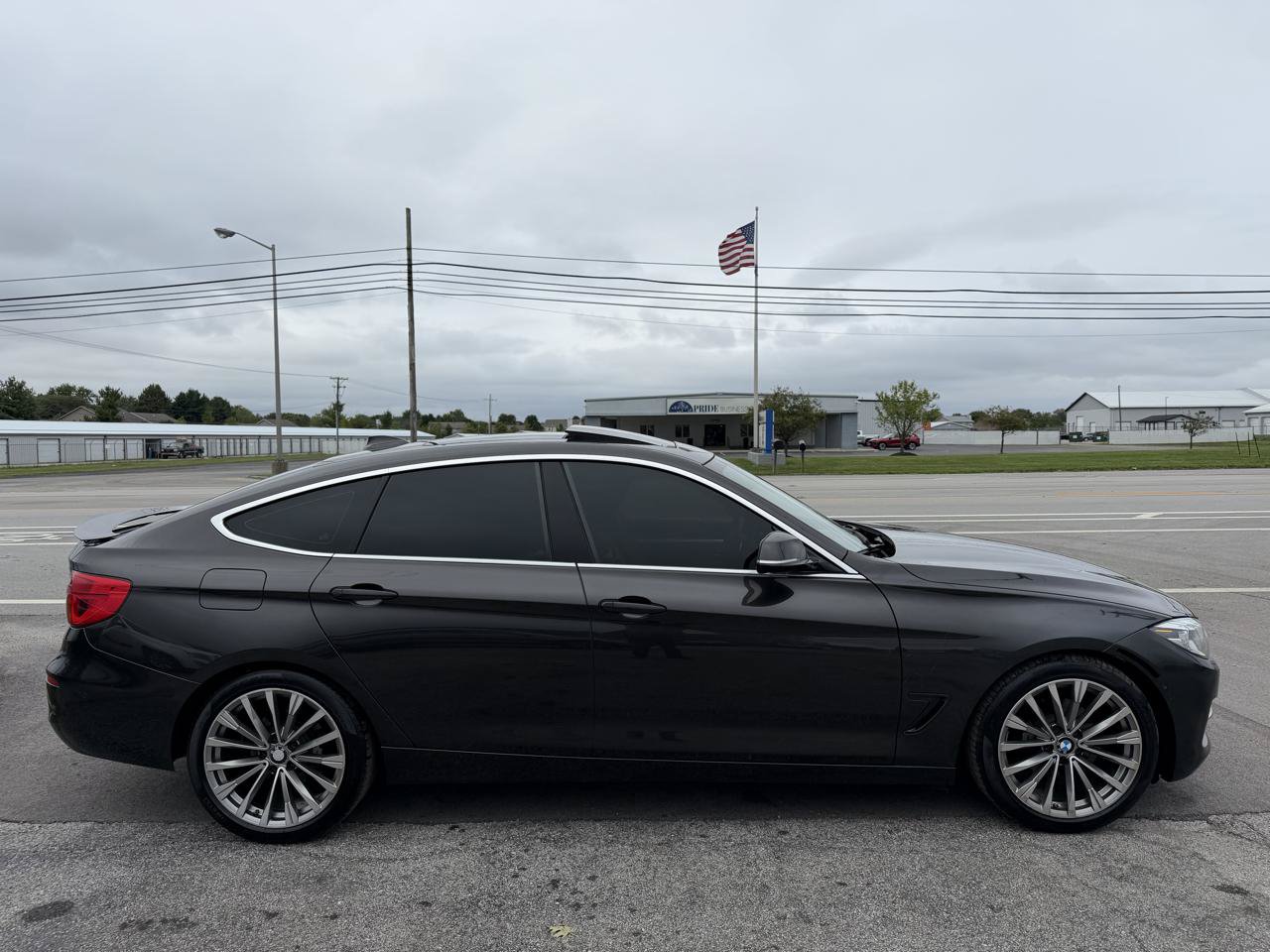 Used 2017 BMW 330i Gran Turismo xDrive AWD/4WD image 7