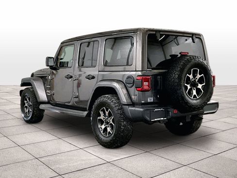 Used 2018 Jeep Wrangler Unlimited Sahara image 10