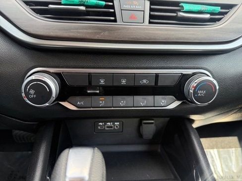 Used 2024 Nissan Altima 2.5 SV image 18