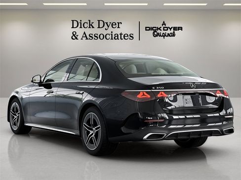 Used 2025 Mercedes-Benz E 350 Sedan image 18