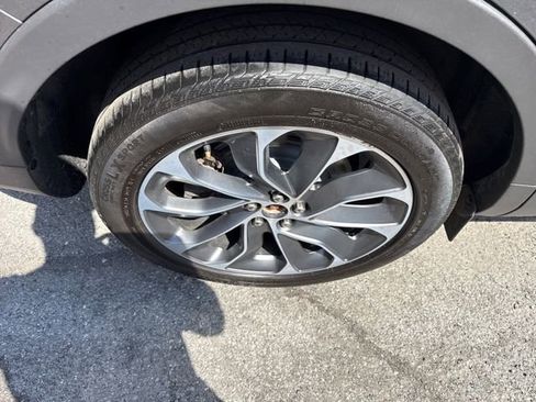 Used 2022 Lincoln Nautilus Reserve w/ Luxury Package AWD/4WD image 13