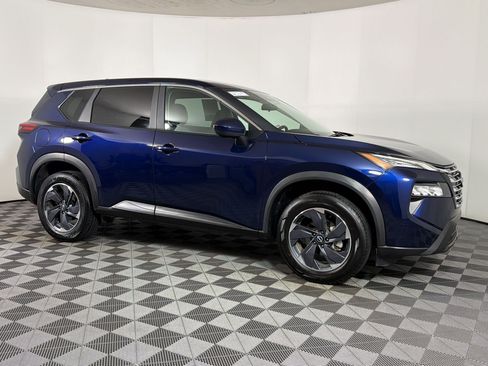 Used 2024 Nissan Rogue SV FWD image 6