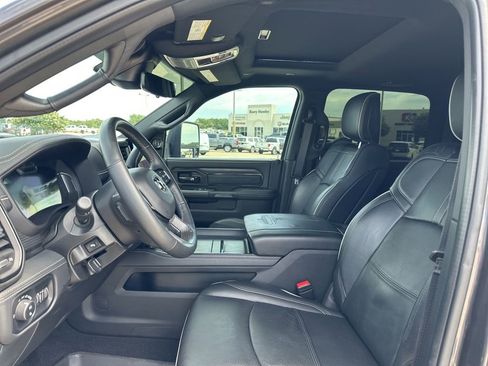 Used 2024 RAM 3500 Limited AWD/4WD image 9
