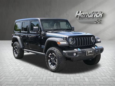 Used 2025 Jeep Wrangler Unlimited Rubicon 4xe w/ Convenience Group AWD/4WD image 2