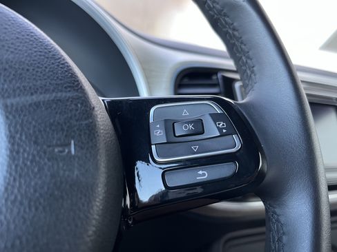 Used 2018 Volkswagen Beetle 2.0T Coast w/ Coast Lighting Package image 22