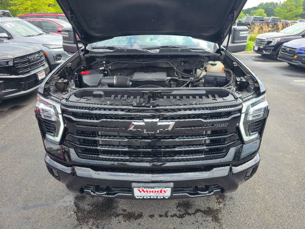 Certified 2024 Chevrolet Silverado 3500 LT w/ Midnight Edition AWD/4WD image 29