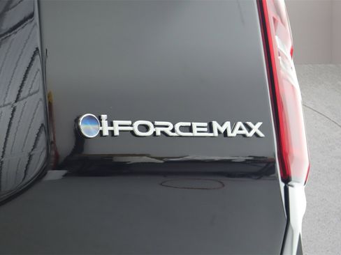 Used 2025 Toyota Land Cruiser w/ Premium Package image 35