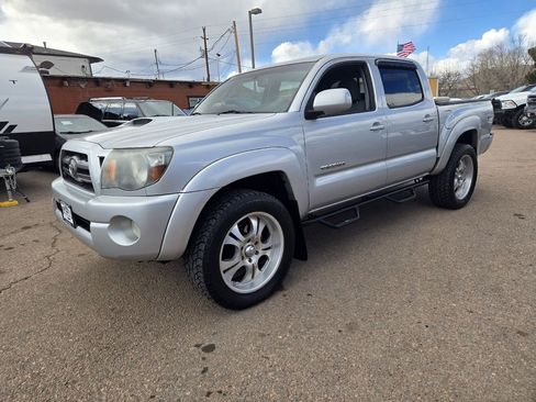 Used 2010 Toyota Tacoma PreRunner image 3