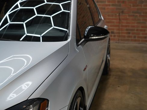 Used 2015 Volkswagen GTI SE image 27