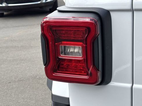 New 2025 Jeep Wrangler Rubicon AWD/4WD image 21