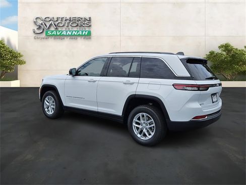 New 2025 Jeep Grand Cherokee Laredo X w/ Luxury Tech Group I image 3