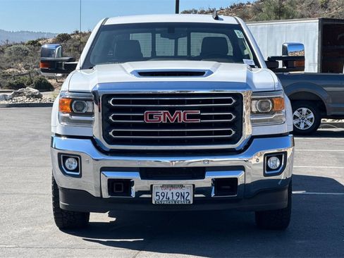 Used 2019 GMC Sierra 2500 SLT w/ Duramax Plus Package image 9
