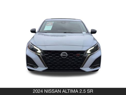 Used 2024 Nissan Altima 2.5 SR w/ SR Premium Package FWD image 4