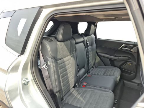 New 2026 Mitsubishi Outlander SE image 31